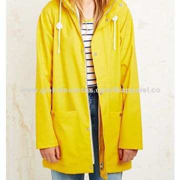 Hot Selling Super Waterproof Fashionable Yellow Fisherman Raincoat for Women with Drawstring Hood