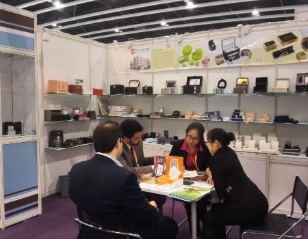 2019 hot selling Premium wooden necklace /earring /ring/bracelet display set for jewelry packaging s supplier