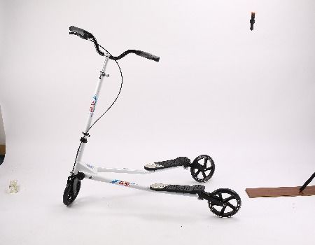 3 wheel wiggle scooter