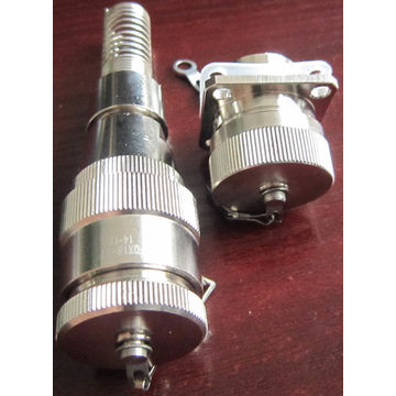 Conector impermeable serie FQX18, fabricado con carcasa metálica, ideal para entornos húmedos. Encuentre conectores estancos de alta calidad para aplicaciones industriales.