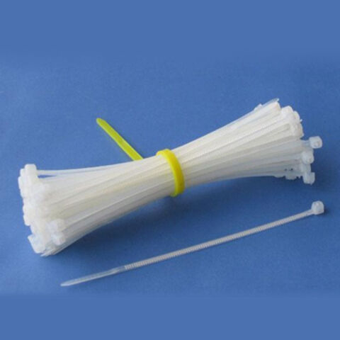 Colliers de serrage en nylon pour câbles et autres applications de fixation. Différents modèles et tailles disponibles, épaisseur 1,2 mm. Parfait pour la gestion des câbles et l'emballage. for sale at factory direct price