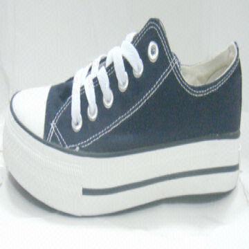 nike black cloth shoes