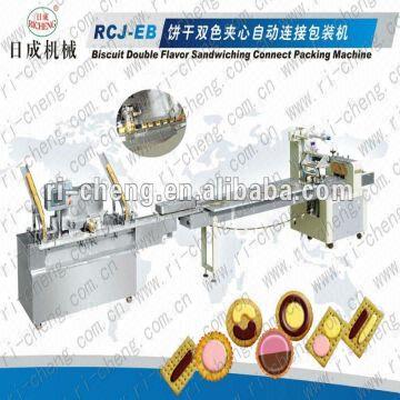 Biscuit cream sandwiching machine connect wrapping machine