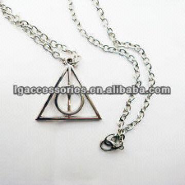 Harry Potter Deathly Hallows necklace, Women's Fashion, Jewelry &  Organizers, Necklaces on Carousell