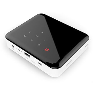 2017 proyector del bolsillo del 1.2:1 USB/Android 4.4 DLP LED del tiro del cortocircuito del negro de la buena calidad