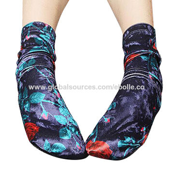 Trendy Flower-printed Crushed Velvet Socks for Ladies