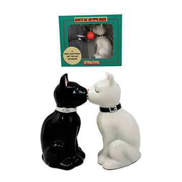 Achetez en gros Figurine Magnétique En Céramique Mignon Couple Amant Chat  Noir Et Blanc Sel Poivre Shakers Chine et Pot à épices En Céramique à 1 USD