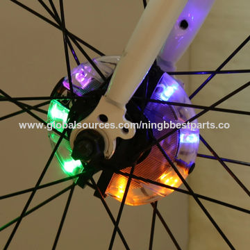 Achetez en gros Lumières De Moyeu De Roue De Vélo Led Avec Rgb  Multifonction Coloré Pour Toute Taille De Vélo Chine et Lumière De Vélo De  Led Pour Roues à 3.77 USD
