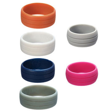 Three Strips Minimalistic Silicone Wedding Ring Sets Medical Grade Silicone Band for Men for sale at factory direct price