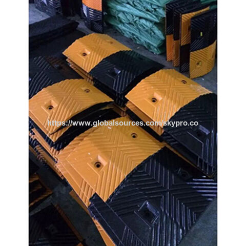 Reductores de velocidad de caucho reflectante, productos de caucho moldeado, rampa de velocidad vial for sale at factory direct price