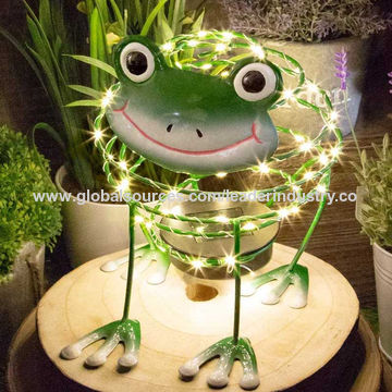 metal frog solar light