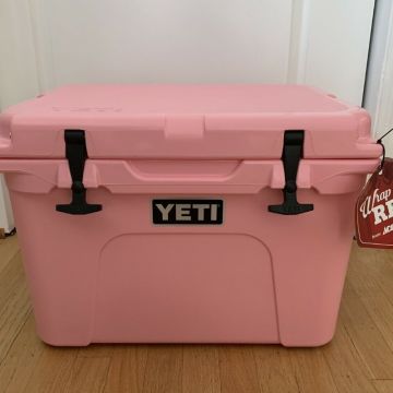 https://p.globalsources.com/IMAGES/PDT/B1177282157/Yeti-Tundra-35-Cooler-PINK.jpg