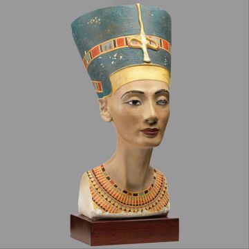 Escultura egipcia del busto de la reina de Nefertiti de la REPRODUCCIÓN de la REPRODUCCIÓN del MUSEO de BERLÍN