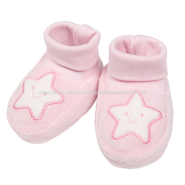 Baby-Söckchen aus rosa Samt zu verkaufen