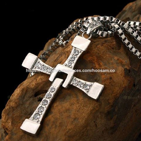 Diamond Cross Pendant Necklace 