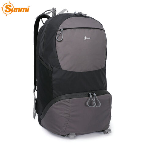 ruckensacark with camera compartment