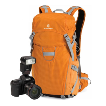 ruckensacark with camera compartment