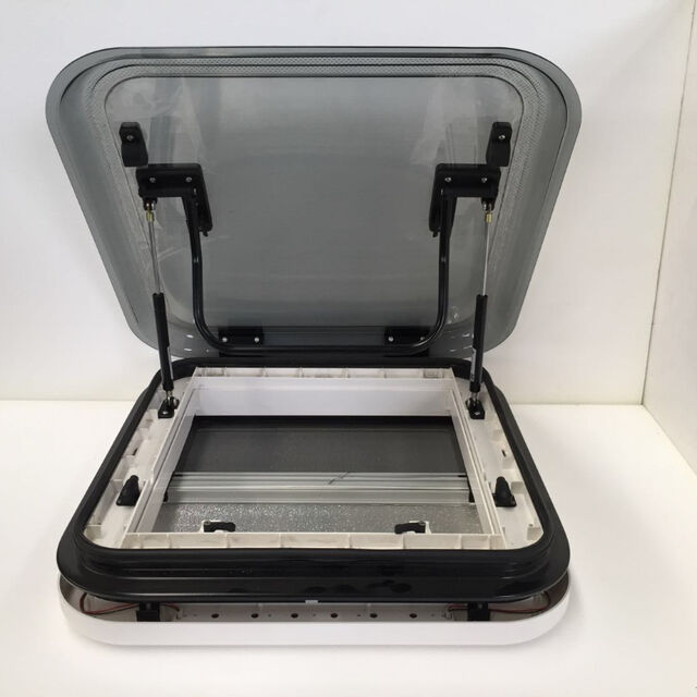 Fenêtres de toit RV pour caravanes - Lanterneaux pour véhicules de loisirs for sale at factory direct price