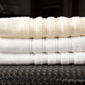Plush White Bath Towels in Bulk