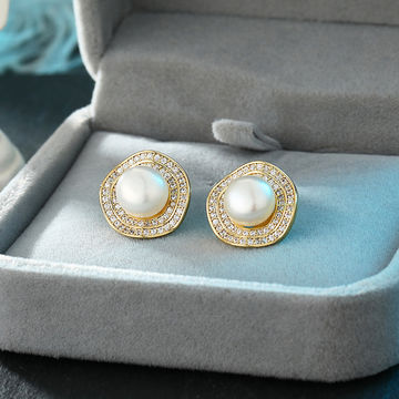 Pearl earring  Pearl earrings designs, Pearl jewelry design, Gold