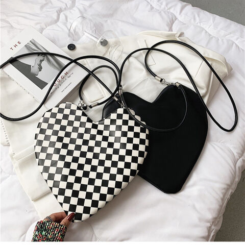 Damen Lederhandtasche mit Gürtel, einfarbig, koreanische Herzform, Schachbrettmuster for sale at factory direct price