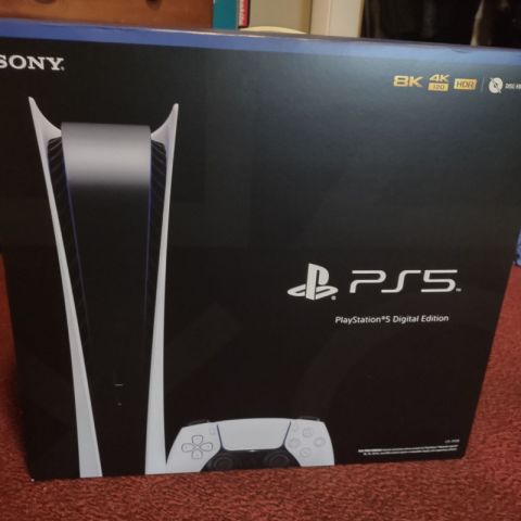 Ps5 on sale in hand