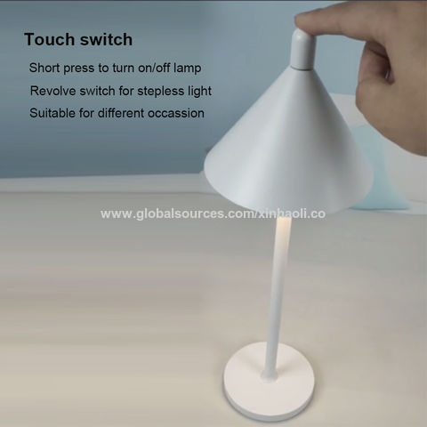 Fade Table Lamp High Lámpara de mesa LED inalámbrica para interiores y  exteriores