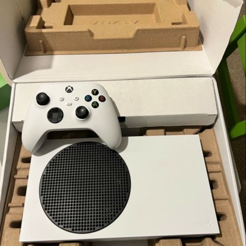 Buy Wholesale Vietnam Hot Product 2021 Microsofts Xbox Series S 512gb Video  Game Console - White,15 Games & 2 Controllers & Xbox Series S at USD 50