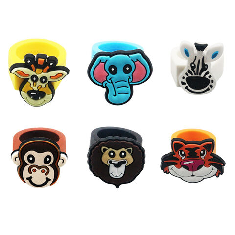 Bagues pour enfants en gros : Bagues en caoutchouc PVC souple avec motif d'animaux de dessin animé mignon sur mesure