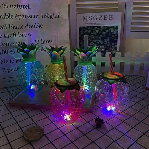 Lurrose 3Pcs 500ml Hawaiian Pineapple Shape Plastic Drinking Cup LED Light with Lids and Straw Party Decoration Beach Cups Party 