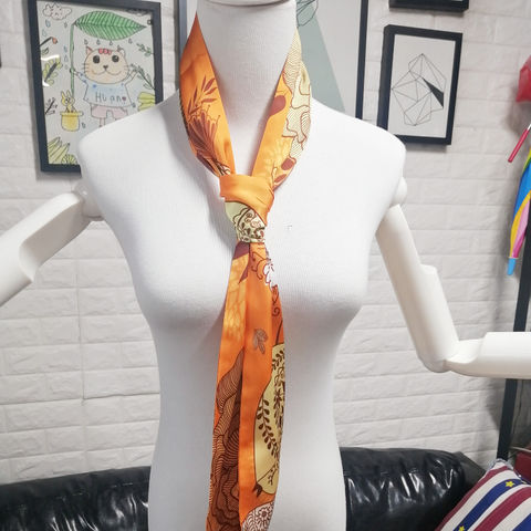 to tie twilly scarf