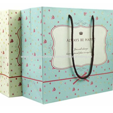 Logo personnalisé de l'impression des boutiques de luxe sacs d'emballage en  carton avec poignée en coton - Chine Sac shopping de papier et papier sac  prix