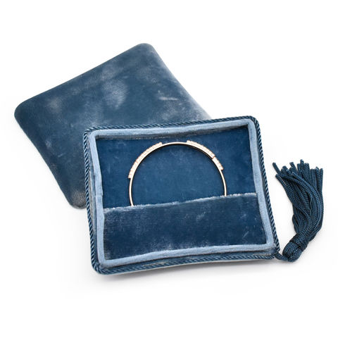 Custom Velvet Jewelry Pouch: Environmentally Friendly Bracelet