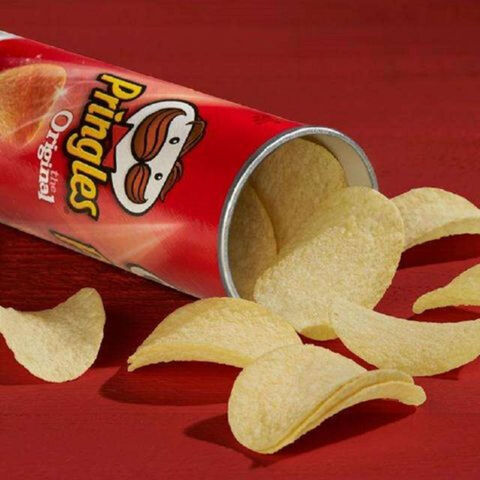 Pringles Cheesy Cheese Flavour Potato Chips Snacks 165g