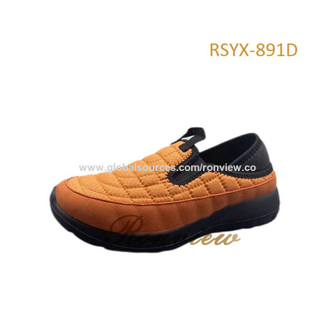Zapatillas antideslizantes para mujer, fabricadas con parte superior textil y suela de PVC, disponibles en varios colores y diseños. Calzado deportivo femenino antideslizante al por mayor. for sale at factory direct price