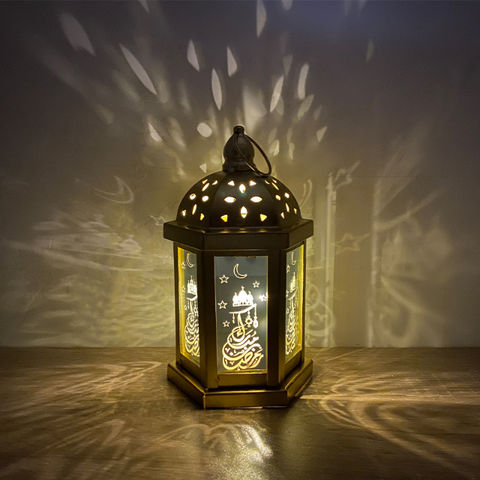 Eid el Ramadán Decoración Hogar de hierro forjado hueco Linterna viento  artesanía musulmana islámica de regalo decoración de la lámpara de estudio  - China Ramadán pequeñas luces LED de la noche y