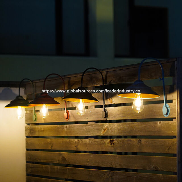 Lâmpada de Metal Estilo Celeiro com Revestimento em Pó e Luz Solar para Jardim, Ornamentos e Decoração Exterior de Fábrica BSCI for sale at factory direct price