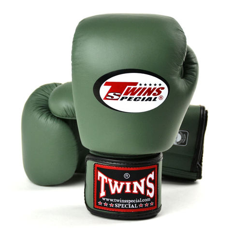 Bulk store boxing gloves