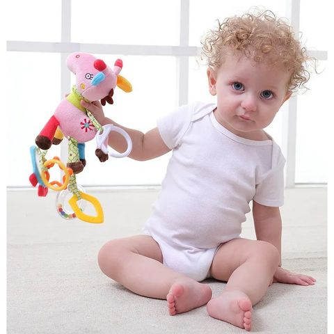 Cuna para bebé de nuevo diseño con animales colgantes, muñecos de felpa multifuncionales for sale at factory direct price