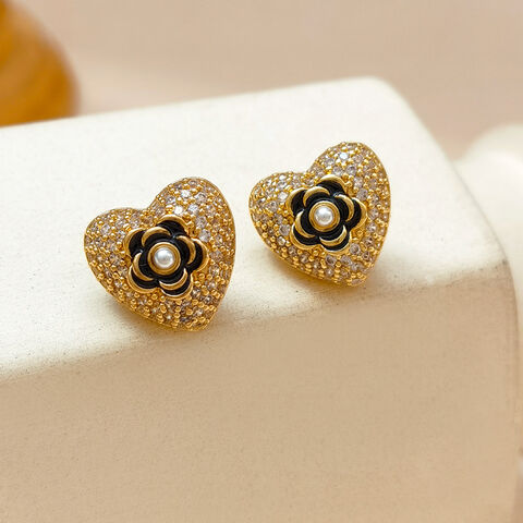 Pendientes de cobre chapados en oro auténtico con incrustaciones de diamantes completos, aretes de botón con forma de flor y corazón de lujo ligero vintage for sale at factory direct price