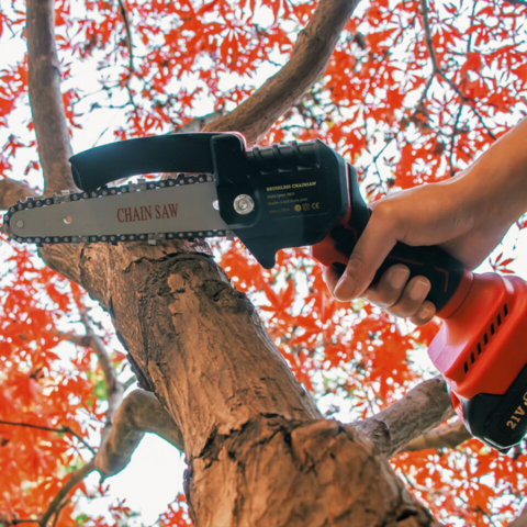 Mini Chainsaw Cordless Small Wood Chainsaw Pruning Chainsaw 500w
