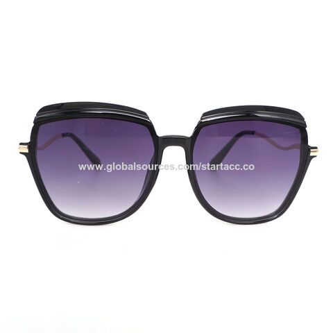 Sunglasses with Plastic Frame