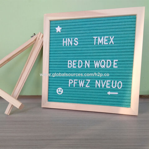 Pizarra de fieltro con letras, números y símbolos blancos - Tablero de mensajes