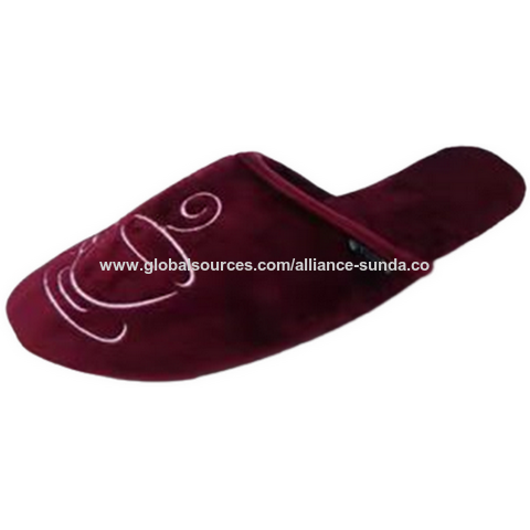 Atacado de chinelos vermelhos de microcamurça femininos, chinelos quentes de inverno para casa com sola para uso interno ou externo for sale at factory direct price