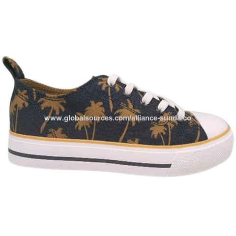 أحذية أطفال قماشية مطبوعة سهلة الارتداء أحذية منزلية كرتونية غير قابلة للانزلاق for sale at factory direct price