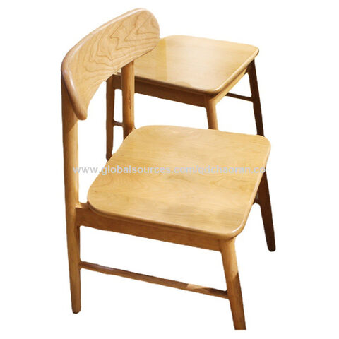 Chaise moderne en bois massif