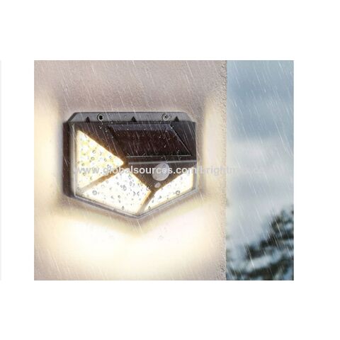 Lámpara de pared solar negra de 800 lúmenes con sensor PIR; Distancia del sensor: 3-5 metros; Tiempo del sensor: 20 segundos para jardín y exteriores IP65 for sale at factory direct price