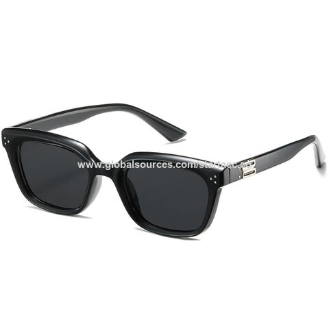 Sunglasses with Plastic Frame