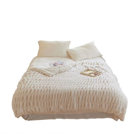 Couverture lit BB en laine pompon toute douce - De fil en aiguille de  maille en maille
