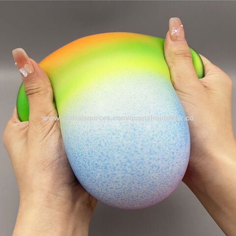 Balle anti-stress arc-en-ciel pour la main - Balle à presser pour enfants -  7 cm